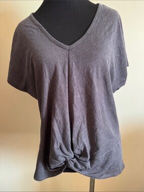 Universal Thread V-neck Tee